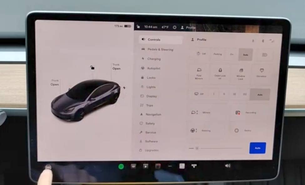 Tesla screen cleaning steps